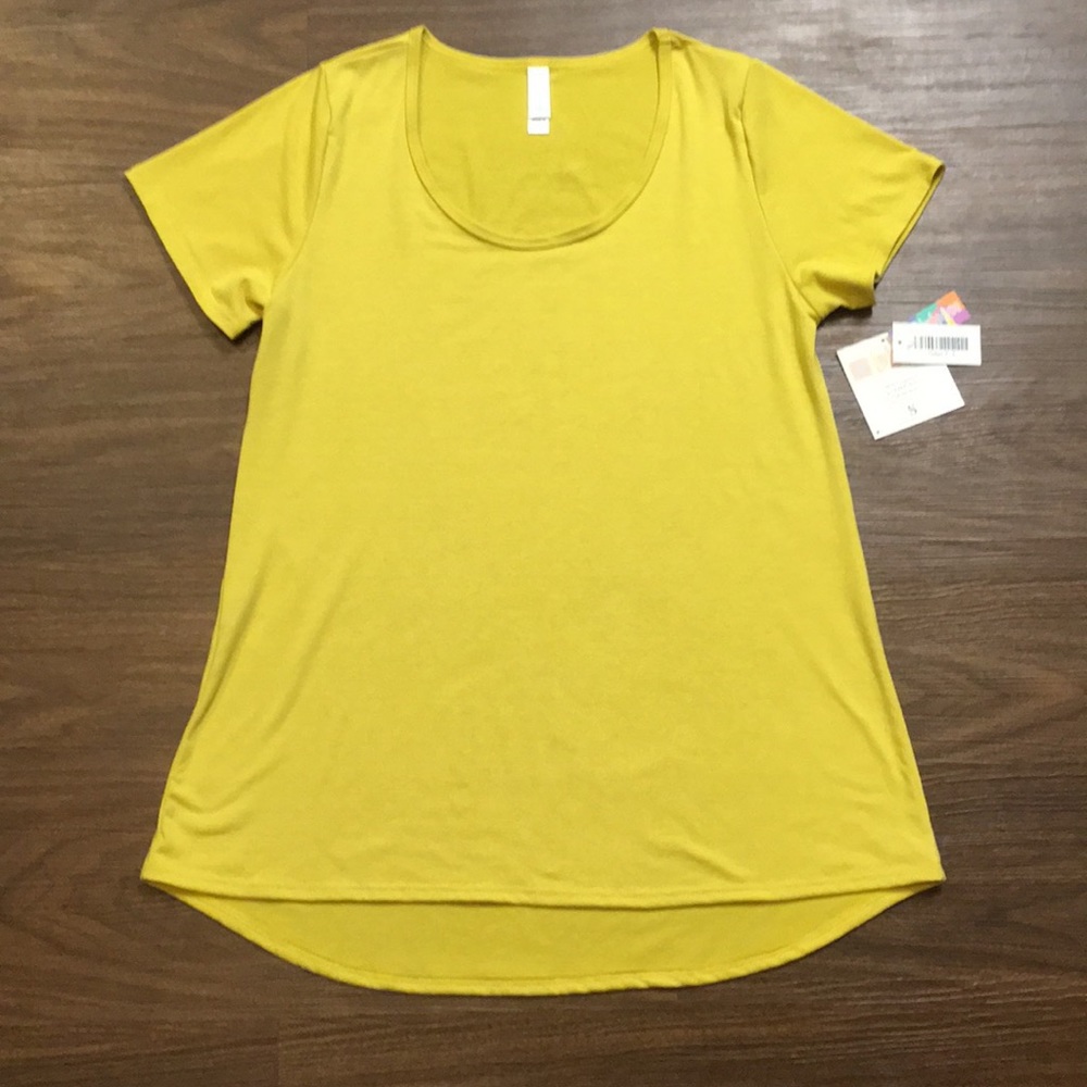 NWT Golden Yellow Scoopneck Short Sleeve Tee, sz S